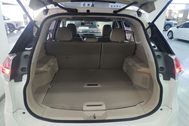 Used Nissan X-Trail 2014 2.0L CVT Comfort Edition 2WD Trunk