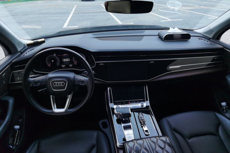 Used Audi Q7 2022 55 TFSI quattro S line Sport model