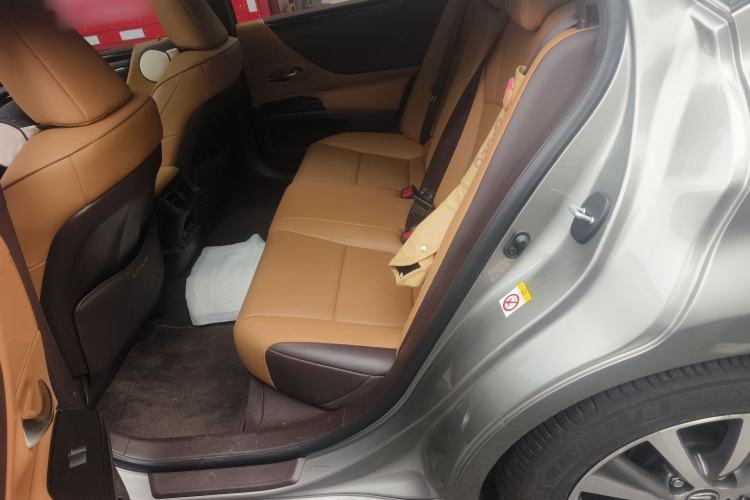 Used Lexus ES 2018 200 Luxury Edition China V Standard Left Rear Seat