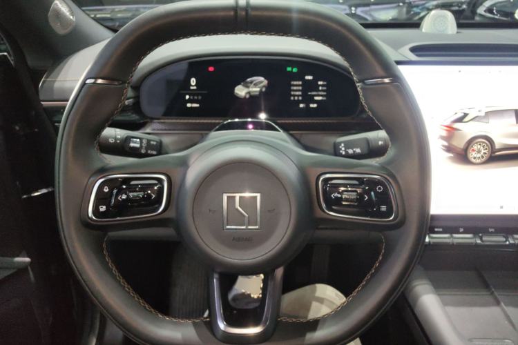 Used Zeekr 7X 2025 100 kWh Long-Range Rear-Wheel Drive with Intelligent Driving Features