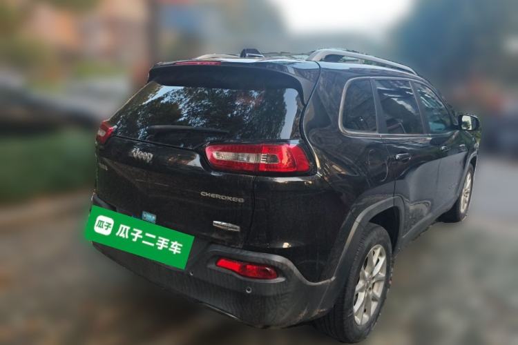 Used Jeep Cherokee 2016 2.0L Superior Edition