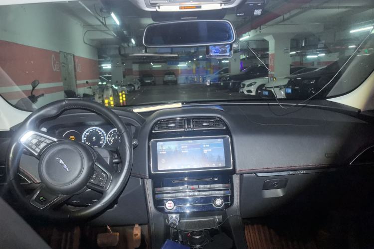 Used Jaguar F-PACE 2016 2.0T Two-Wheel-Drive R-Sport Sport Edition