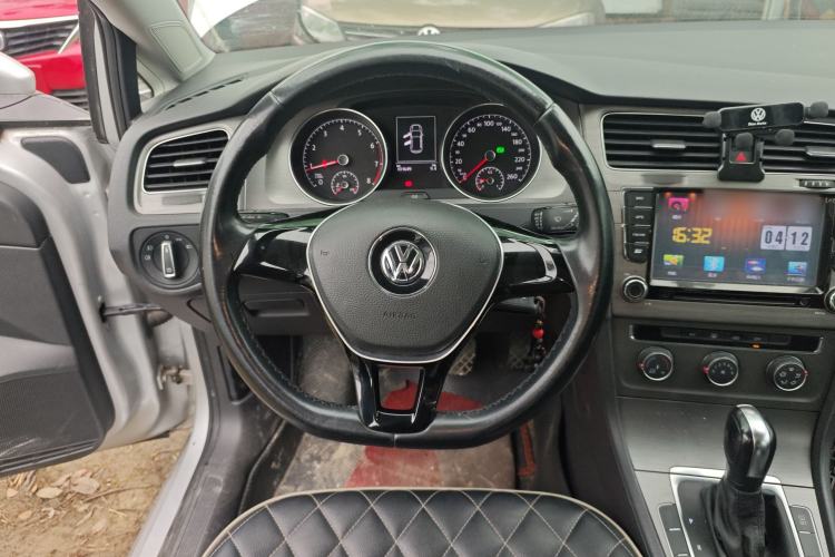 Used Volkswagen Golf 2015 1.6L Automatic Comfort Model Steering Wheel