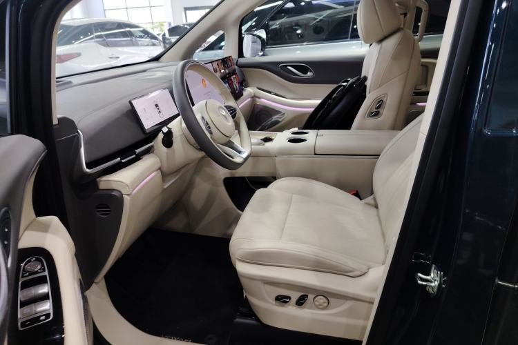 Used VOYAH Dream 2025 PHEV Four-Wheel-Drive Flagship Kunpeng Edition
