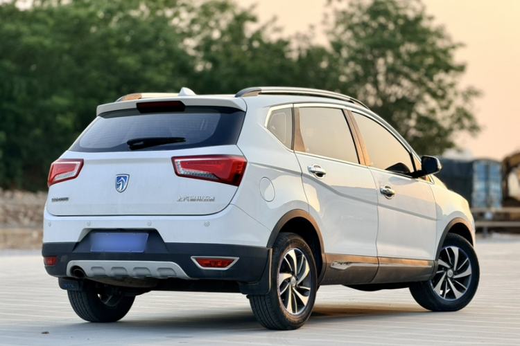 Used Baojun 560 2016 1.8L Manual Luxury Edition