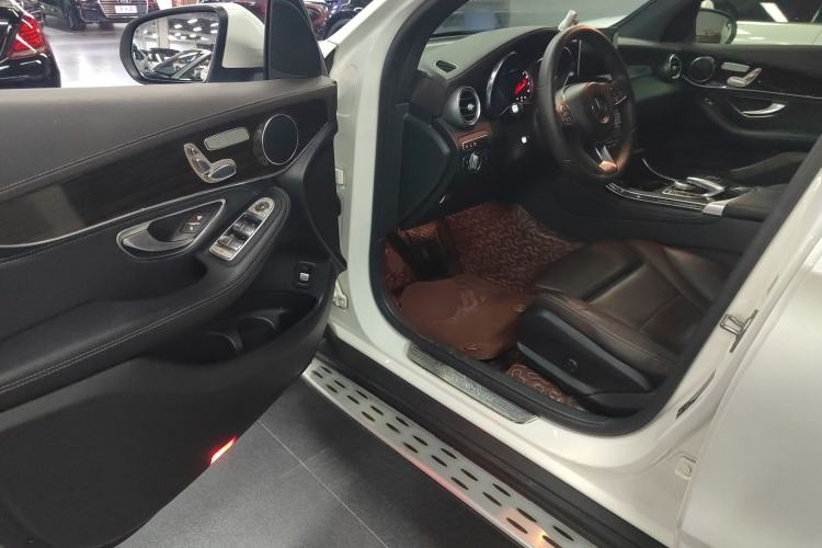 Used Mercedes-Benz GLC 2017 GLC 260 4MATIC Luxury Model
