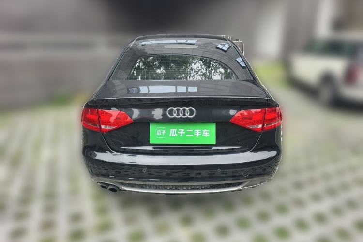 Used Audi A4L 2012 2.0 TFSI automatic Comfort trim level
