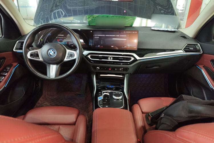 Used BMW i3 2022 eDrive 35 L Center Console