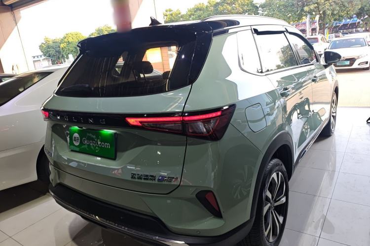 Used Wuling Asta 2022 2.0L DHT Electric-Speed Version
