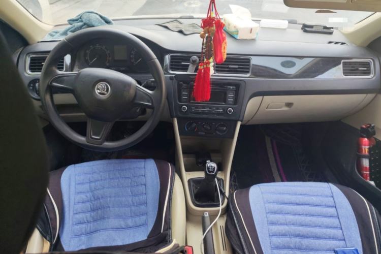 Used Skoda Rapid 2015 1.6L Manual Smart Selection Model
