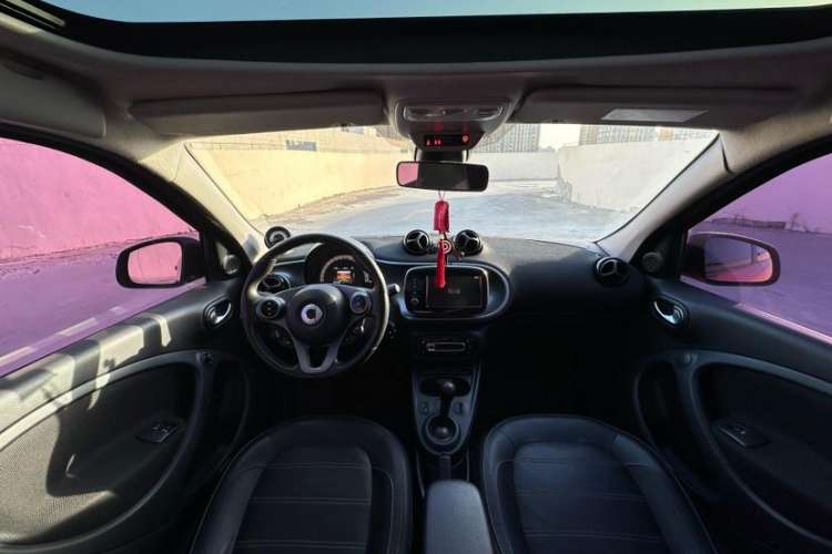 Used smart forfour 2016 0.9T 66 kW Pioneer Edition