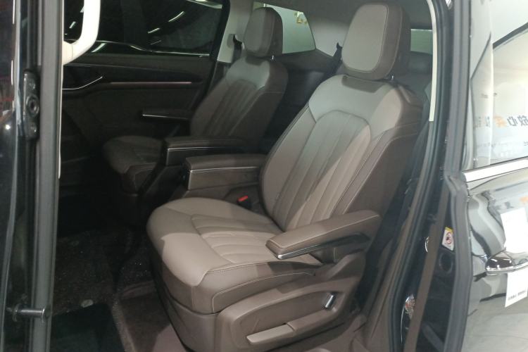 Used Volkswagen Viloran 2024 380TSI Luxury Edition Left Rear Seat