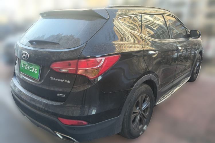 Used Hyundai Santa Fe 2013 2.4L Automatic 4x4 Smart Version Rear Right 45 Deg