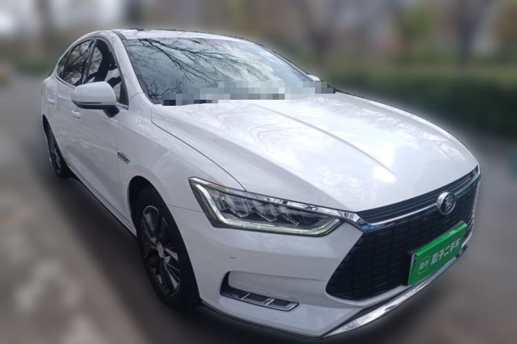 Used BYD Qin Pro New Energy 2019 EV Super Edition Standard Version Smart Connect Leading Style Front Right 45 Deg