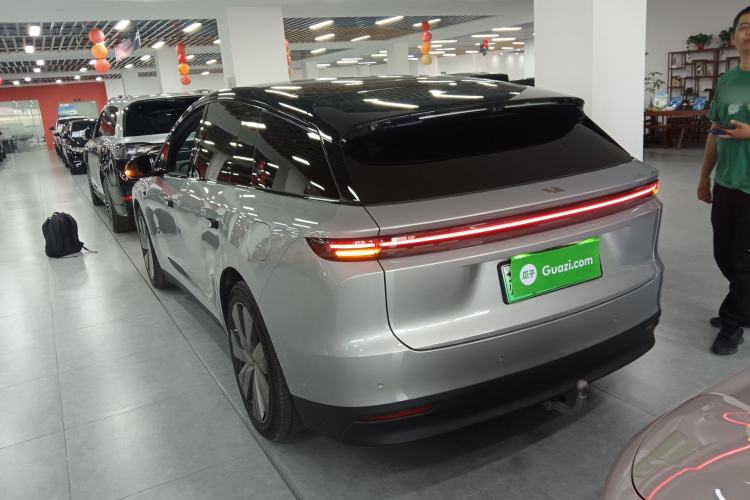 Used Li Auto i6 2025 Model Four-Wheel-Drive Standard Type