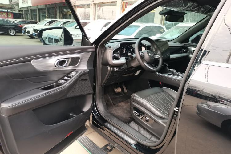 Used GAC Trumpchi GS8 2024 Linghang Series 2.0 TGDI Two-Wheel Drive Luxury Smart Connectivity Version
