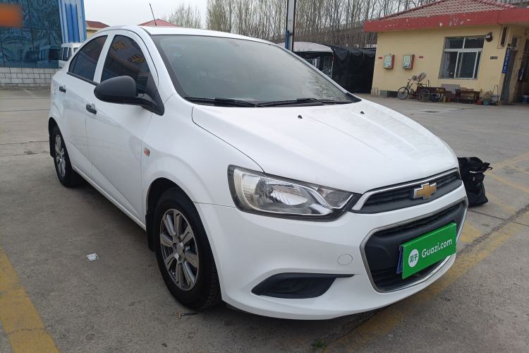 Used Chevrolet Aveo Sonic 2014 Sedan 1.4SL AT Stylish Sunroof Edition