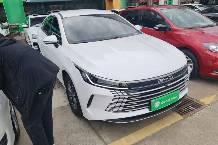 Used BYD Destroyer 05 2024 HONOR Edition DM-i 55KM Luxury Model Front Right 45 Deg