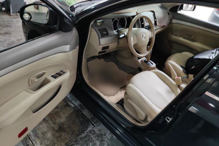 Used Nissan Sylphy 2012 Classic 1.6XE Automatic Comfort Edition Driver Seat