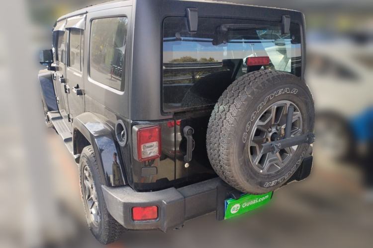 Used Jeep Wrangler 2015 3.0L Sahara Four-Door Comfort Edition
