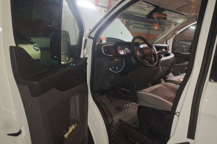 Used Ford Transit 2023 2.0T Diesel Manual Multifunction Commercial Vehicle Mid-axle Low-Roof Design 5/6 Seats Driver Seat