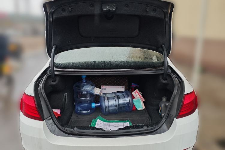 Used BMW 5 Series 2011 520Li Elegant Model
