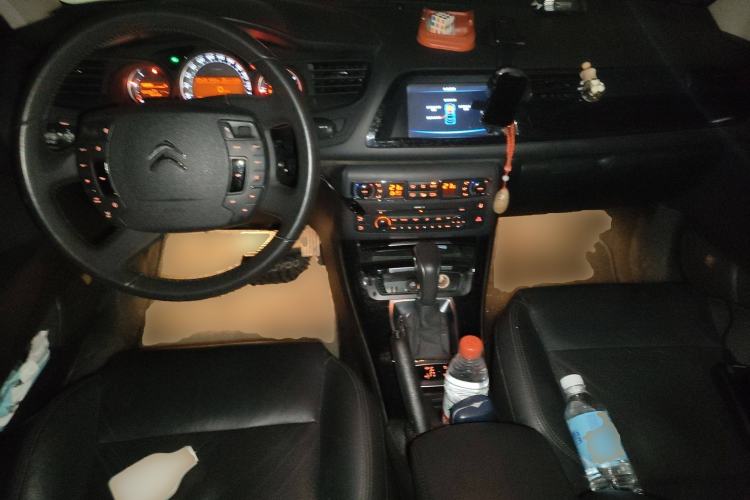 Used Citroen C5 2013 2.0L Automatic Enjoyment Model Center Console
