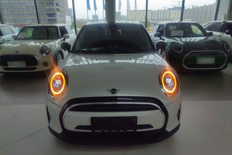 Used MINI 2023 Updated 1.5T COOPER Artist Five-Door Edition Front