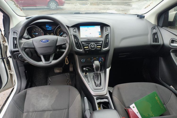 Used Ford Focus 2015 Hatchback 1.6L Automatic Comfort Model Center Console