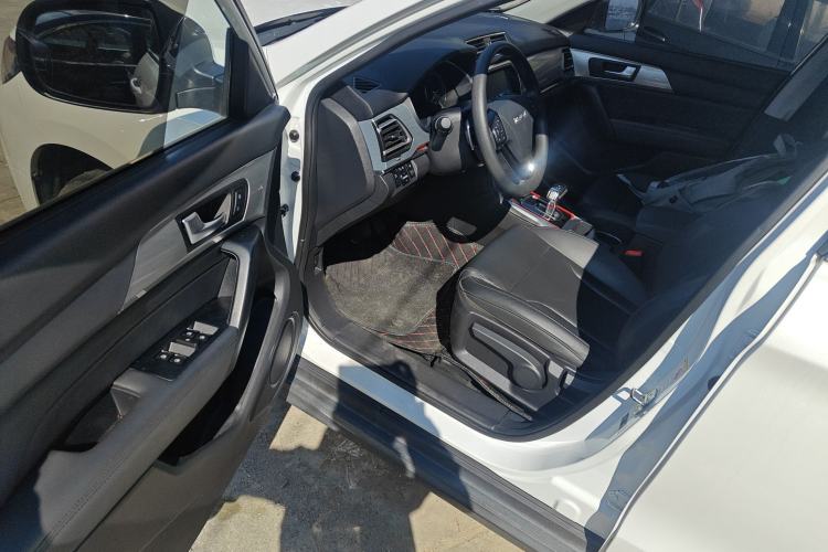 Used Haval H2 2018 Chuanxiang Edition Blue Badge 1.5T Dual-Clutch Two-Wheel Drive Fashionable Model