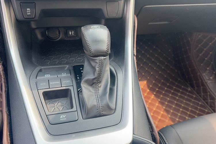 Used Toyota Wildlander 2022 Dual-Engine 2.5L E-CVT Two-Wheel Drive Luxury PLUS Edition
