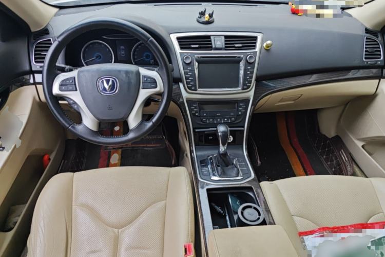 Used CHANGAN Raeton 2014 1.8T Automatic Elite Anniversary Edition China V Standard Center Console