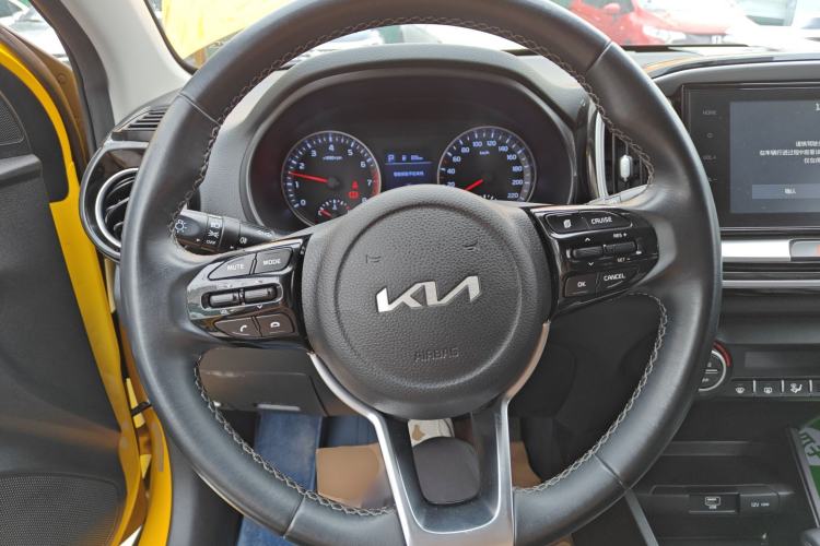 Used Kia kx1 Stonic 2021 1.4L CVT Sunroof Model
