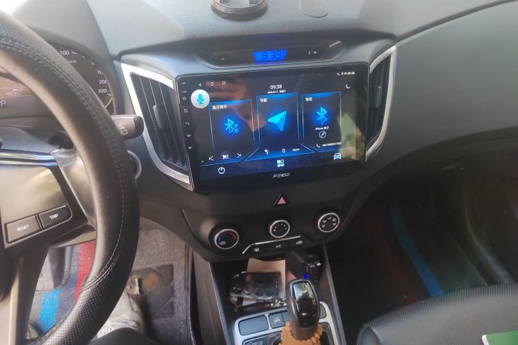 Used Hyundai ix25 2015 1.6L Automatic Two-Wheel Drive Smart GLS Trim Audio And AC Panel