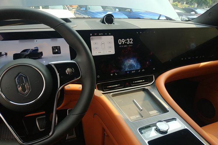 Used Hima AITO M9 2024 All-Electric Ultra Version 100 kWh 5-Seater Model Center Console