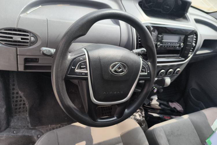 Used SAIC MAXUS Xintu V80 2021 2.0T Manual Classic City Delivery King Long Wheelbase Mid-Roof 3 Seats
