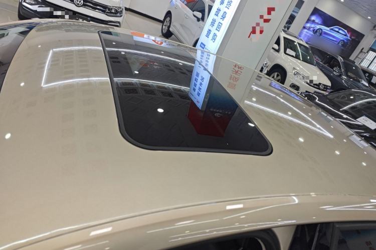 Used Volkswagen Bora 2017 1.6L Automatic Comfort Model Roof