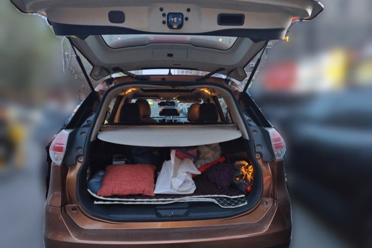 Used Nissan X-Trail 2014 2.5L CVT Leading Edition 4WD
