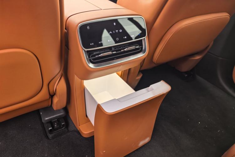 Used Hima AITO M8 2025 Extended-Range Max+ Version 53.4 kWh 5-Seater Edition
