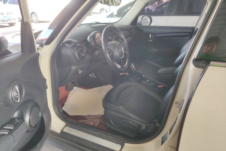 Used MINI 2018 1.5T ONE Five-Door Edition Driver Seat