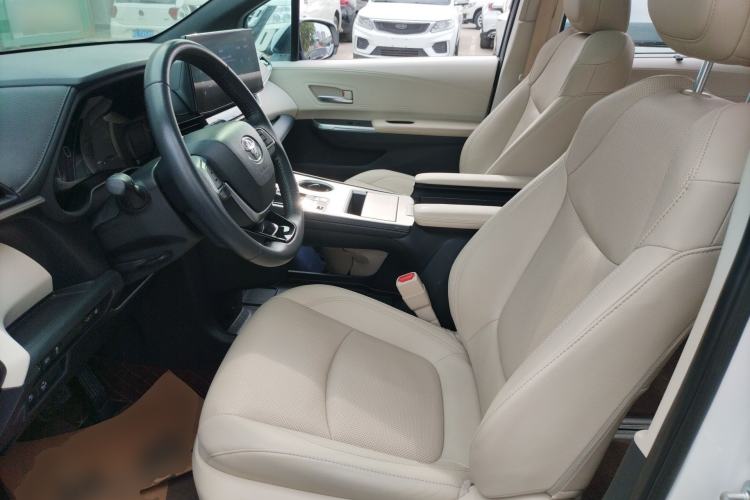 Used Toyota SIENNA 2021 2.5L Hybrid Ultimate Edition Left Front Seat