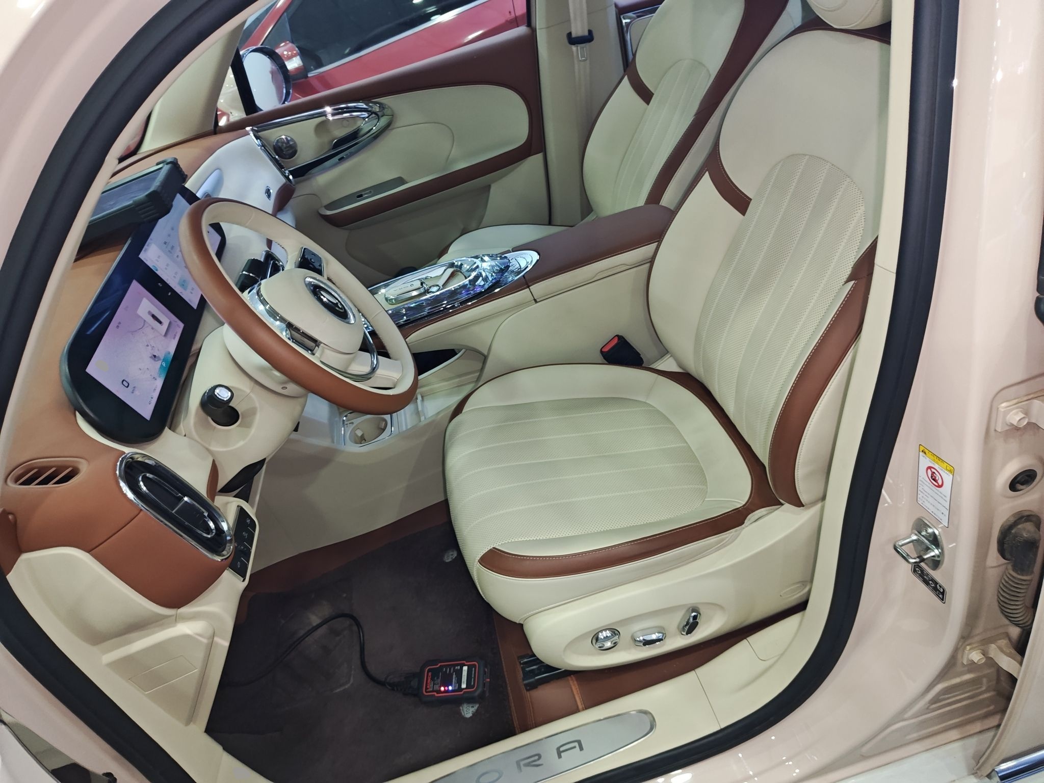 المقاعد الأمامية داخل السيارة