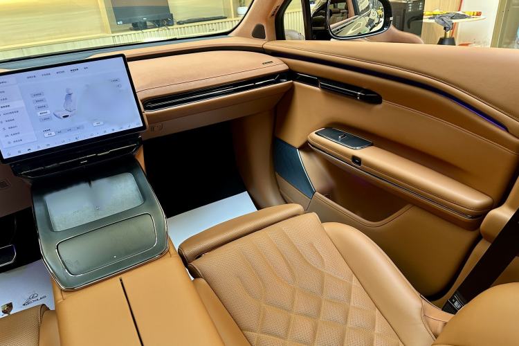 Used Hyptec HT 2025 825 Max Interior 5