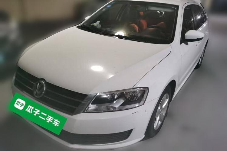 Used Volkswagen Gran Lavida 2013 1.6L Automatic Fashion Model