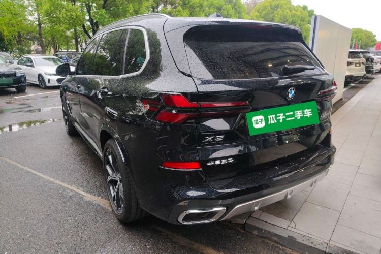 Used BMW X5 2023 xDrive 30Li Luxury M Sport Package Rear Left 45 Deg