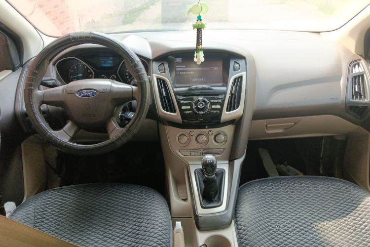 Used Ford Focus 2012 Sedan 1.6L Manual Comfort Model
