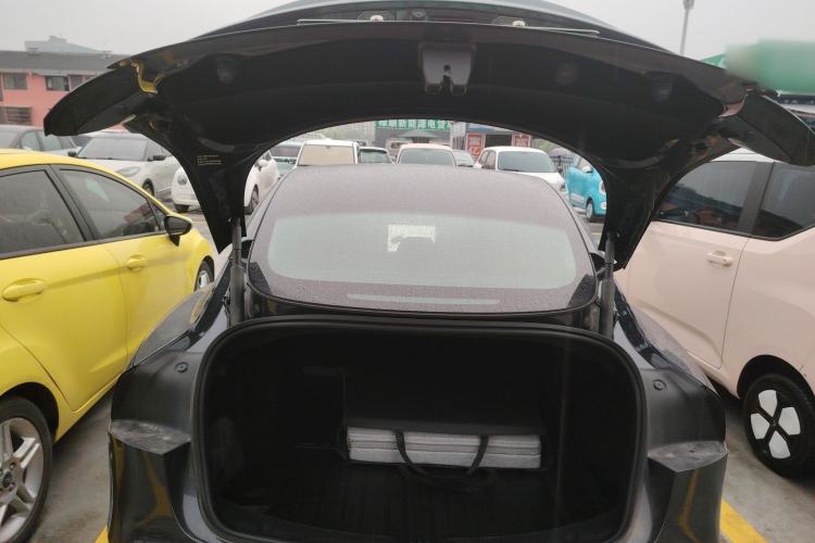 Used Tesla Model 3 2023 Rear-Wheel-Drive Version
