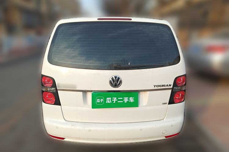 Used Volkswagen Touran 2015 1.4T Manual Fashion Edition 5-Seater
