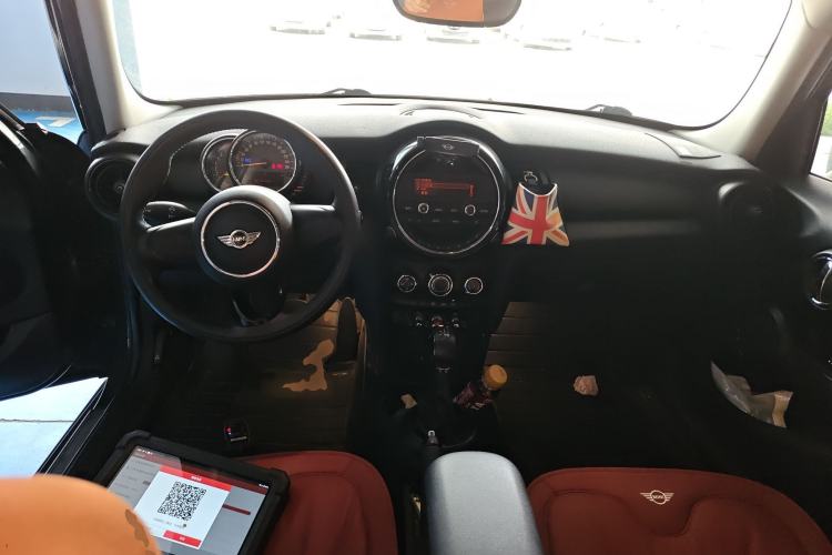 Used MINI 2016 1.2T ONE Five-Door Edition Center Console