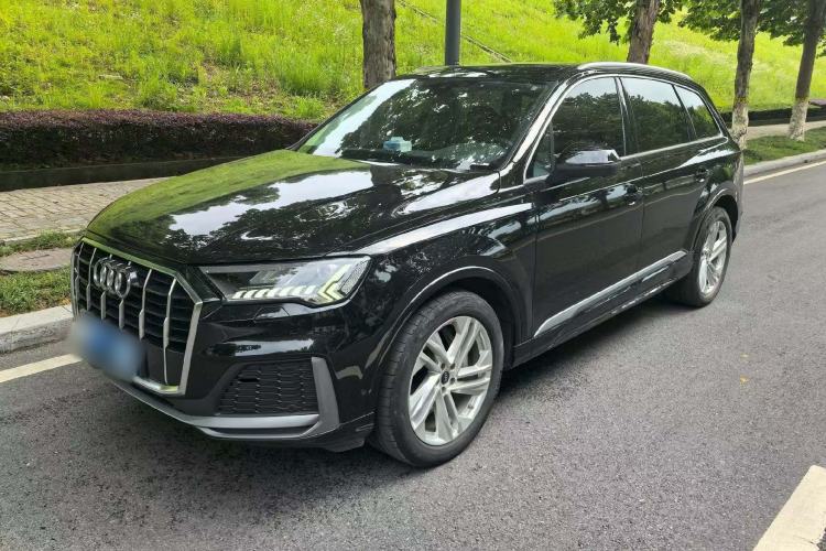 Used Audi Q7 2023 45 TFSI quattro S line Sport model Front Left 45 Deg